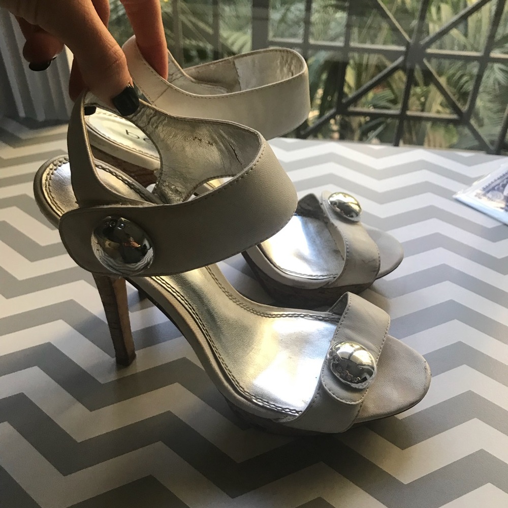 Chic White Leather Sandals - image 1